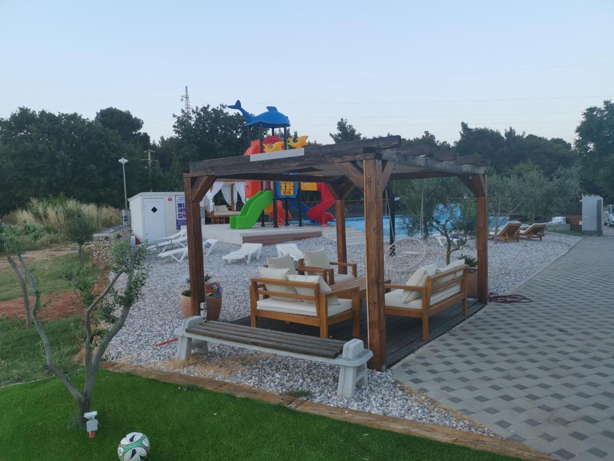 Jacuzi Cottage In The Olive Grove Pula Bagian luar foto
